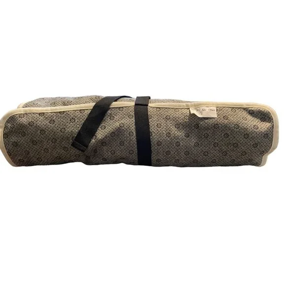 Dog Snuffle Sniff Mat Training Playing Slow Feeding Enrichment Treat Food Toy - Picture 2 of 4